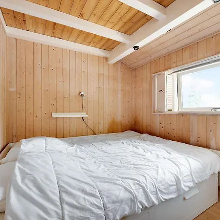 Summer House With Terrace Overlooking Nature Сasa de vacaciones