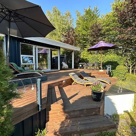 Сasa de vacaciones Summer House With Terrace Overlooking Nature