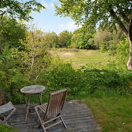 Summer House With Terrace Overlooking Nature Сasa de vacaciones