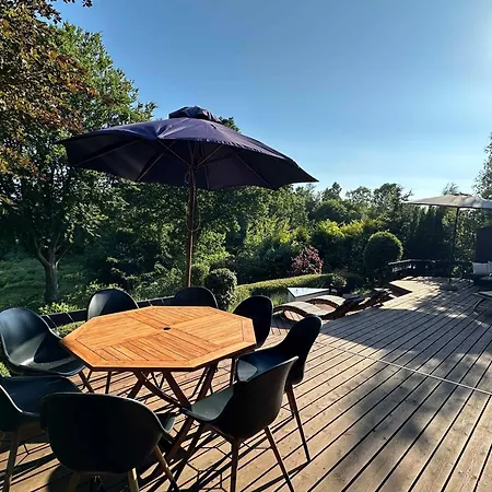 Сasa de vacaciones Summer House With Terrace Overlooking Nature *