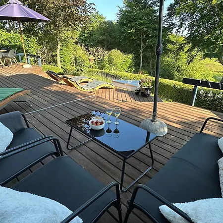 Summer House With Terrace Overlooking Nature Дом отдыха