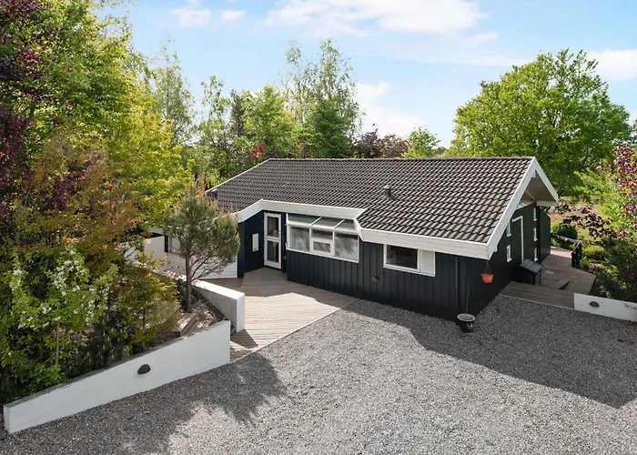 Ferienhaus Summer House With Terrace Overlooking Nature Tikob