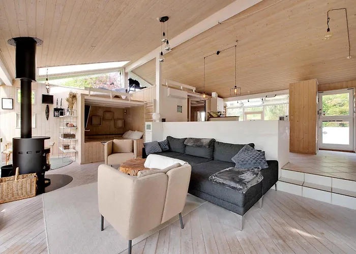 Summer House With Terrace Overlooking Nature * Tikob